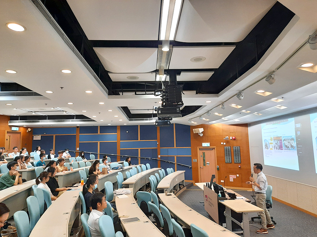 Presentation by Prof. Kingston MAK, Programme Leader of BSc in Biological Sciences.