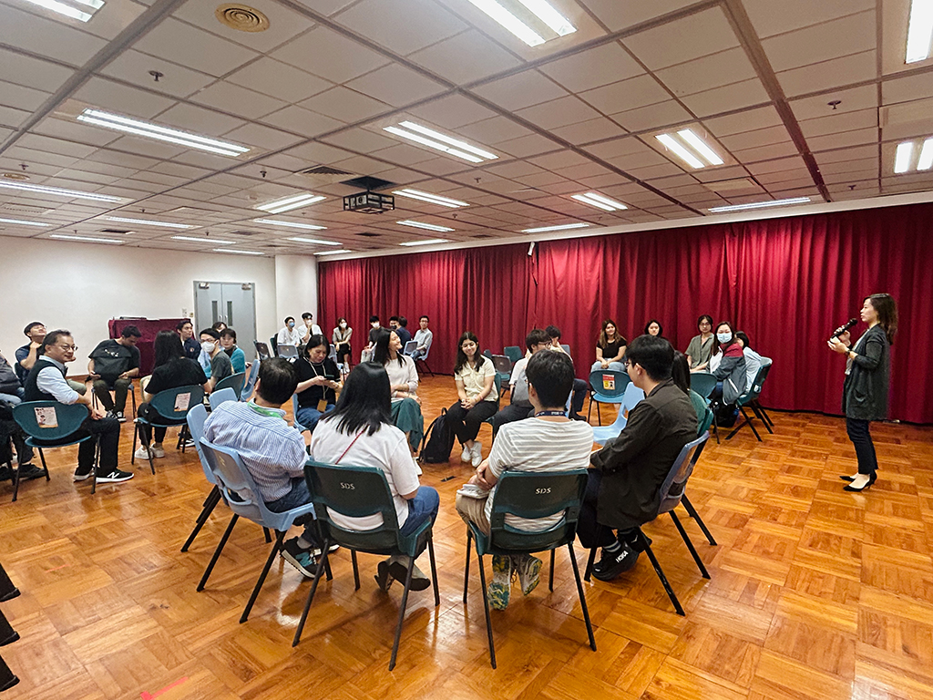 Prof. Rebecca Chin, BMS Assistant Head (UG Education), warmly welcomed faculty and students to set the stage for enjoyable gathering.