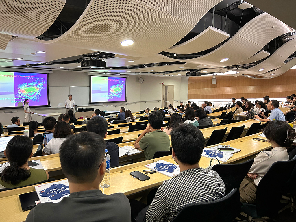 Our keynote speaker, Prof. XIE Ting from HKUST gave his presentation.