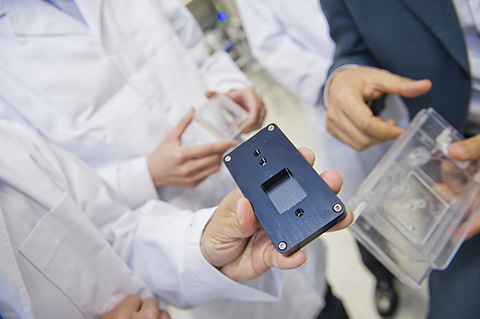 Research Story | CityU | Microfluidic Technology for Accelerated Screening of Anti-Cancer Drugs