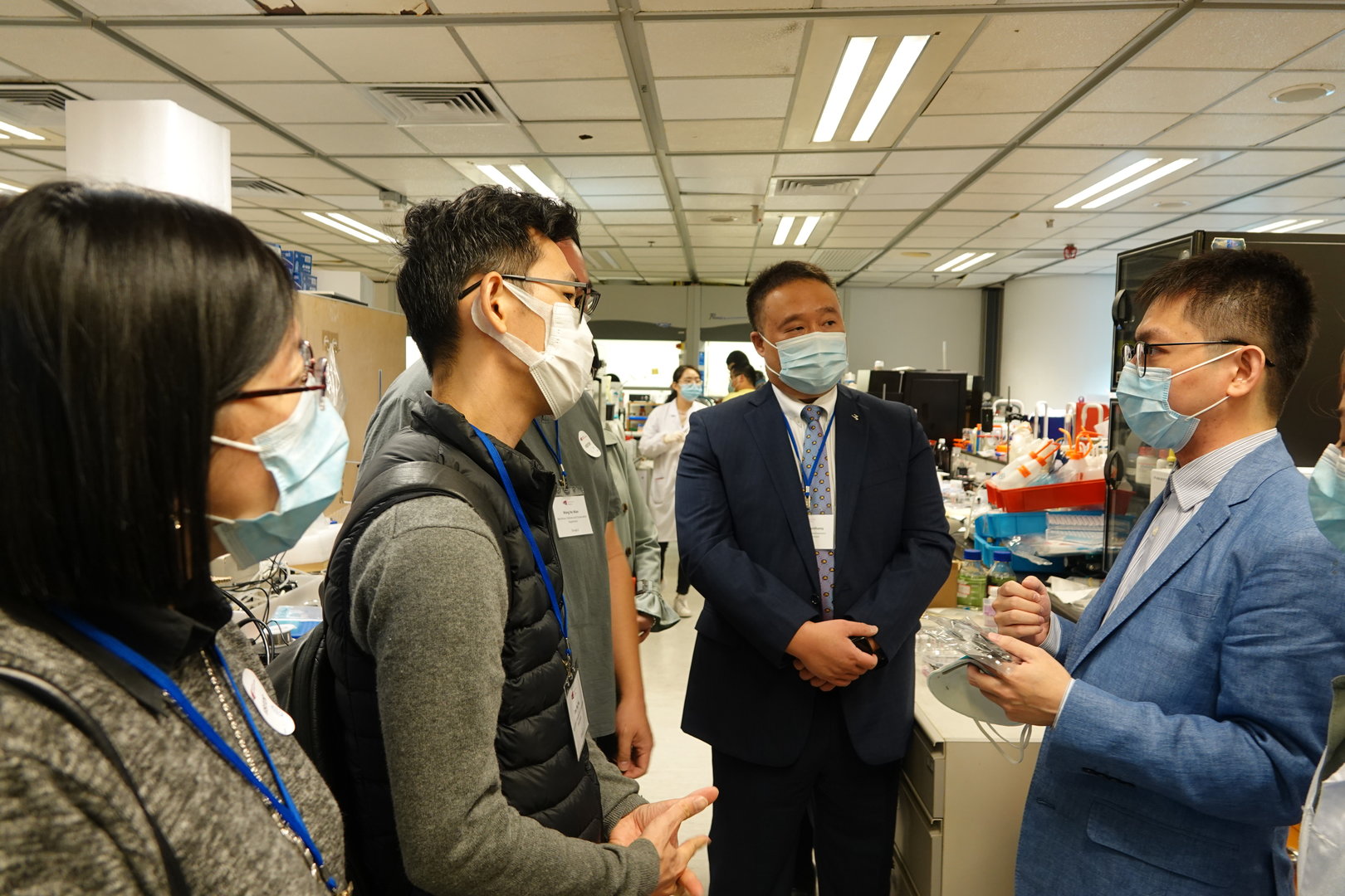 Dr. Ruquen Ye explained the use of graphene in antibacterial mask.