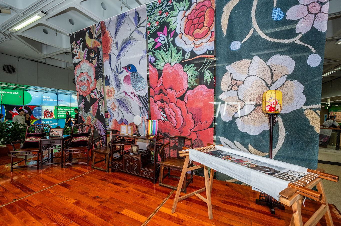 Exhibition: East Meets West - Past and Present of Shunde’s Guang Embroidery