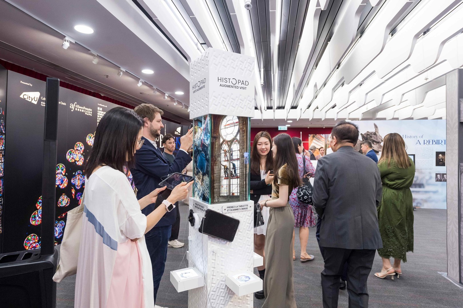 CXO Exhibition: Notre–Dame (Re)births