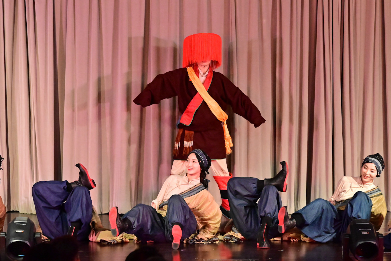 Colorful Breeze: Chinese Ethnic Song and Dance Gala