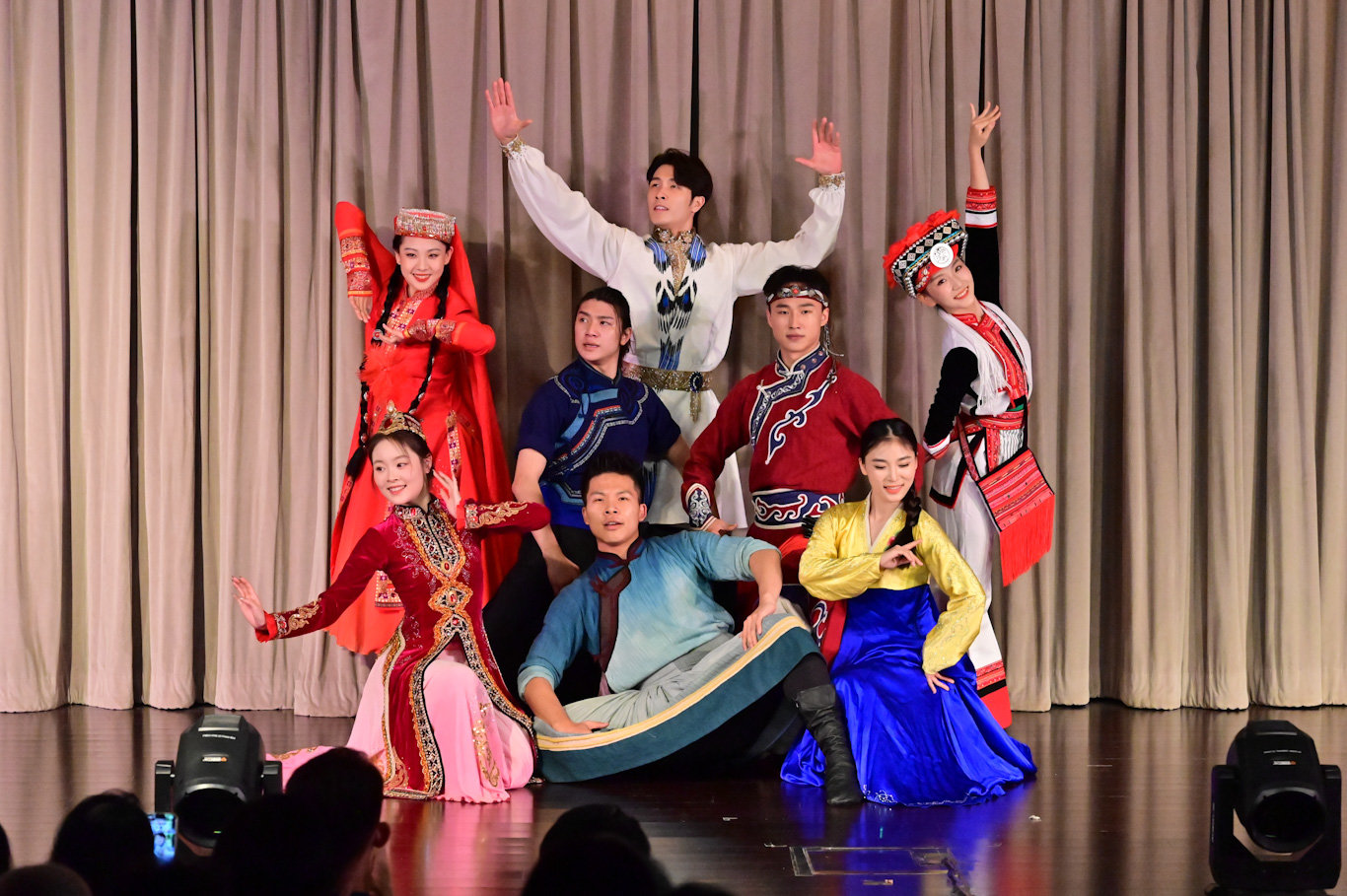 Colorful Breeze: Chinese Ethnic Song and Dance Gala