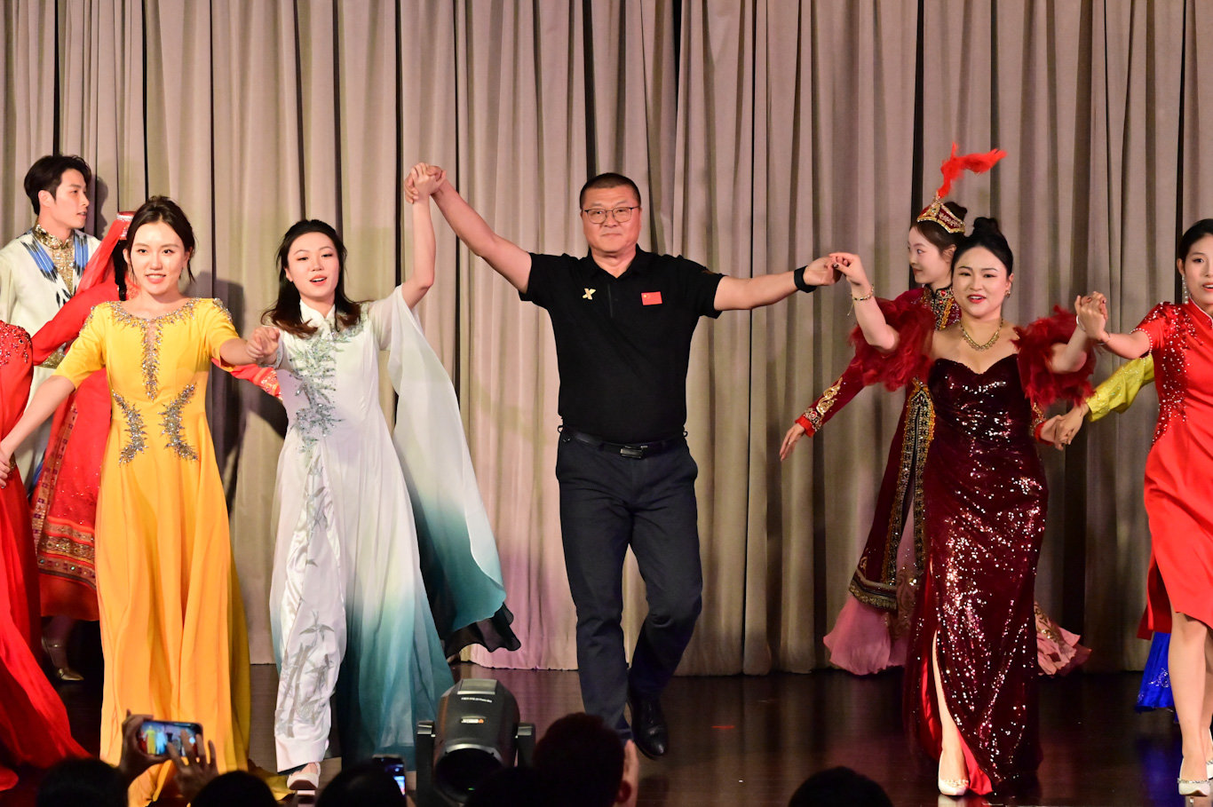 Colorful Breeze: Chinese Ethnic Song and Dance Gala