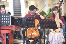 Musical Theater: Music at the Sidewalk Snack Booth (Da Pai Dang)