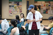 Musical Theater: Music at the Sidewalk Snack Booth (Da Pai Dang)