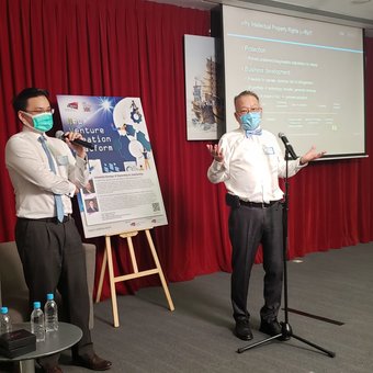 Dr. Albert CHAN & Dr. Roy CHAN