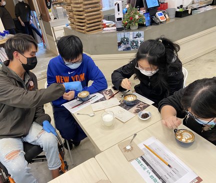 Students are trying latte art.