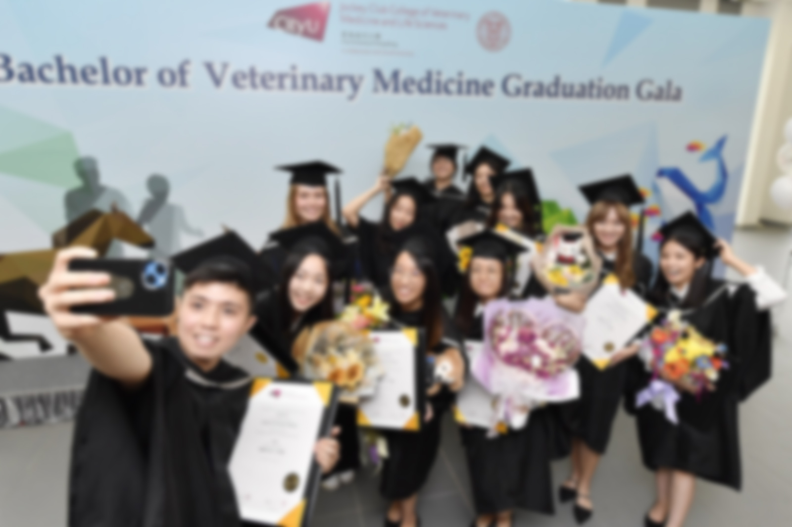 CityU’s first batch of Bachelor of Veterinary Medicine graduates are registered as Veterinary Surgeons