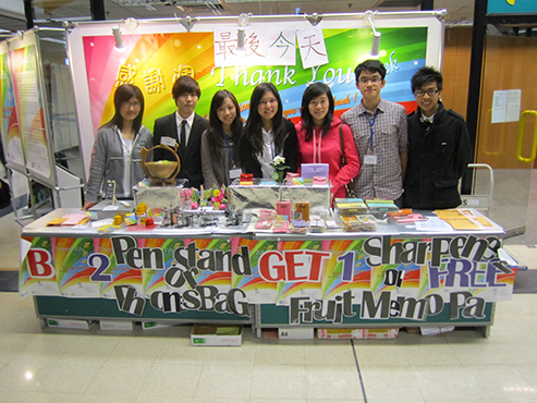 Gary participated actively in SA activities. CityU students were encouraged to show their thankfulness to their family and friends in the “Thank You Week”
