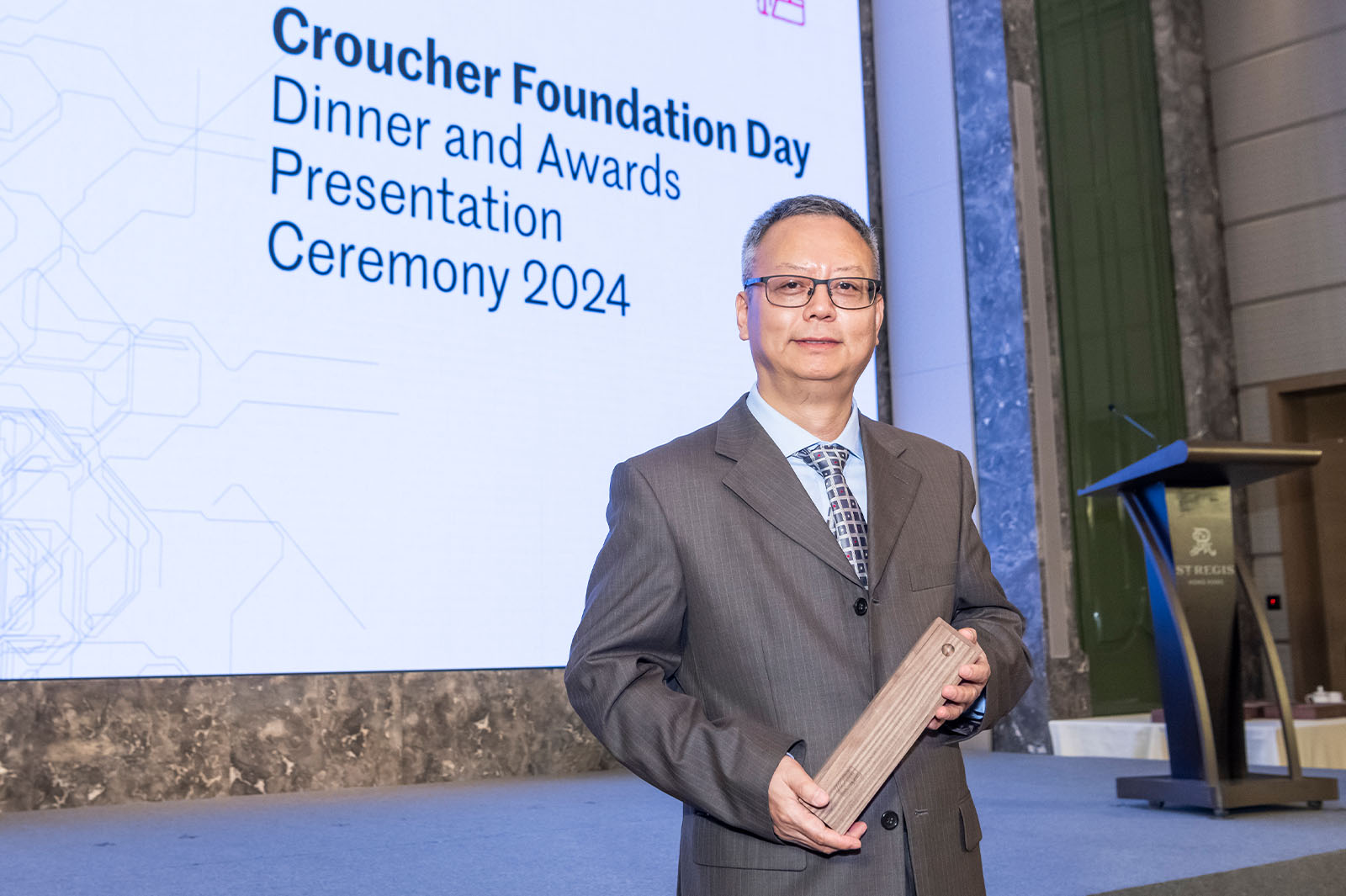 Professor Zhang spearheads research into stabilising unconventional-phase nanomaterials that have direct applications in clean energy, catalysis and sensors.