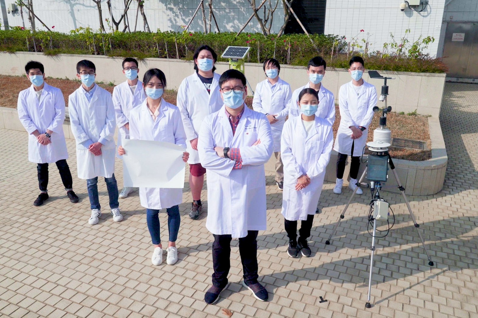 The research led by Dr Edwin Tso (front) wins the Gold Medal with Congratulations of the Jury.