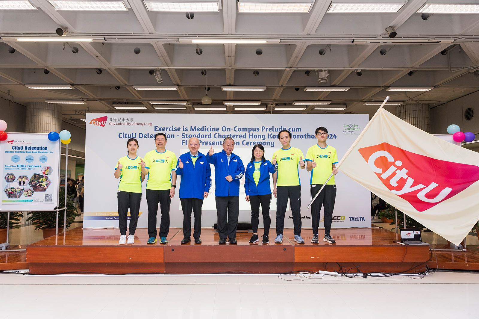 President Freddy Boey (centre), Mr Robert Lui (2nd from right), Professor Chan Chi-hou (3rd from left) and Professor Isabel Yan (3rd from right) with the CityU Delegation.