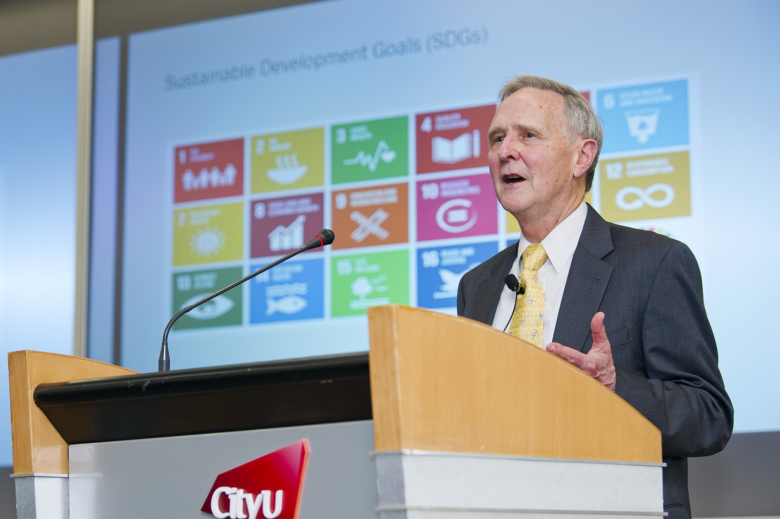 Professor Eric A. Hanushek