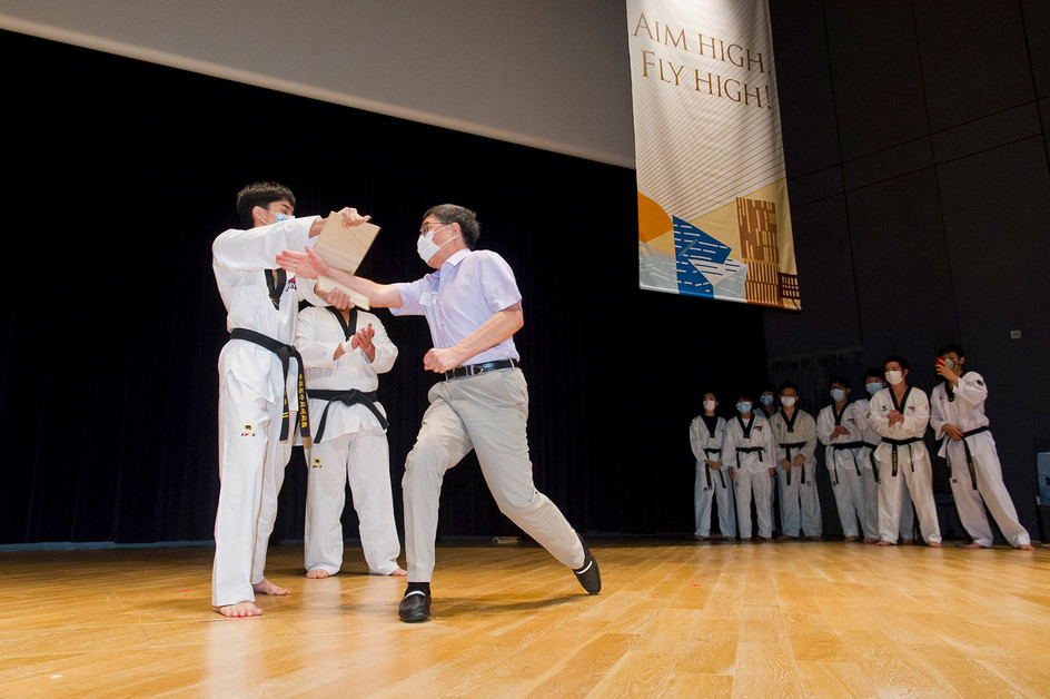 President greets new semester with students and staff