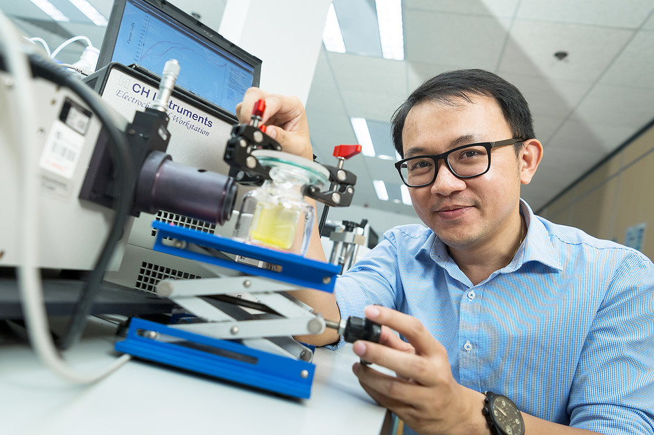 CityU scientist’s zero-pollution technology for generating renewable energy awarded APEC Science Prize