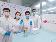 Painless drug delivery via melting ice microneedle patches