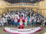 A huge CityU welcome to freshmen and the University Mascot
