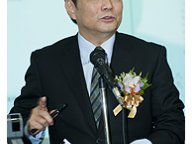 110623_Wang-1.jpg Thumbnail
