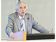 141128-1_burke.jpg Thumbnail