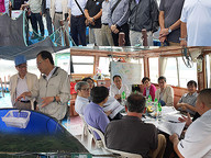 150929-1_fishraft.jpg Thumbnail