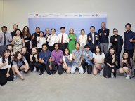 170419-1_coral.jpg Thumbnail