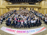 170901-1_welcoming.jpg Thumbnail