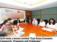 080925_lecture_EA_economy_1.jpg Thumbnail