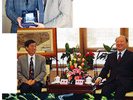 090105_foster_tie_1.jpg Thumbnail