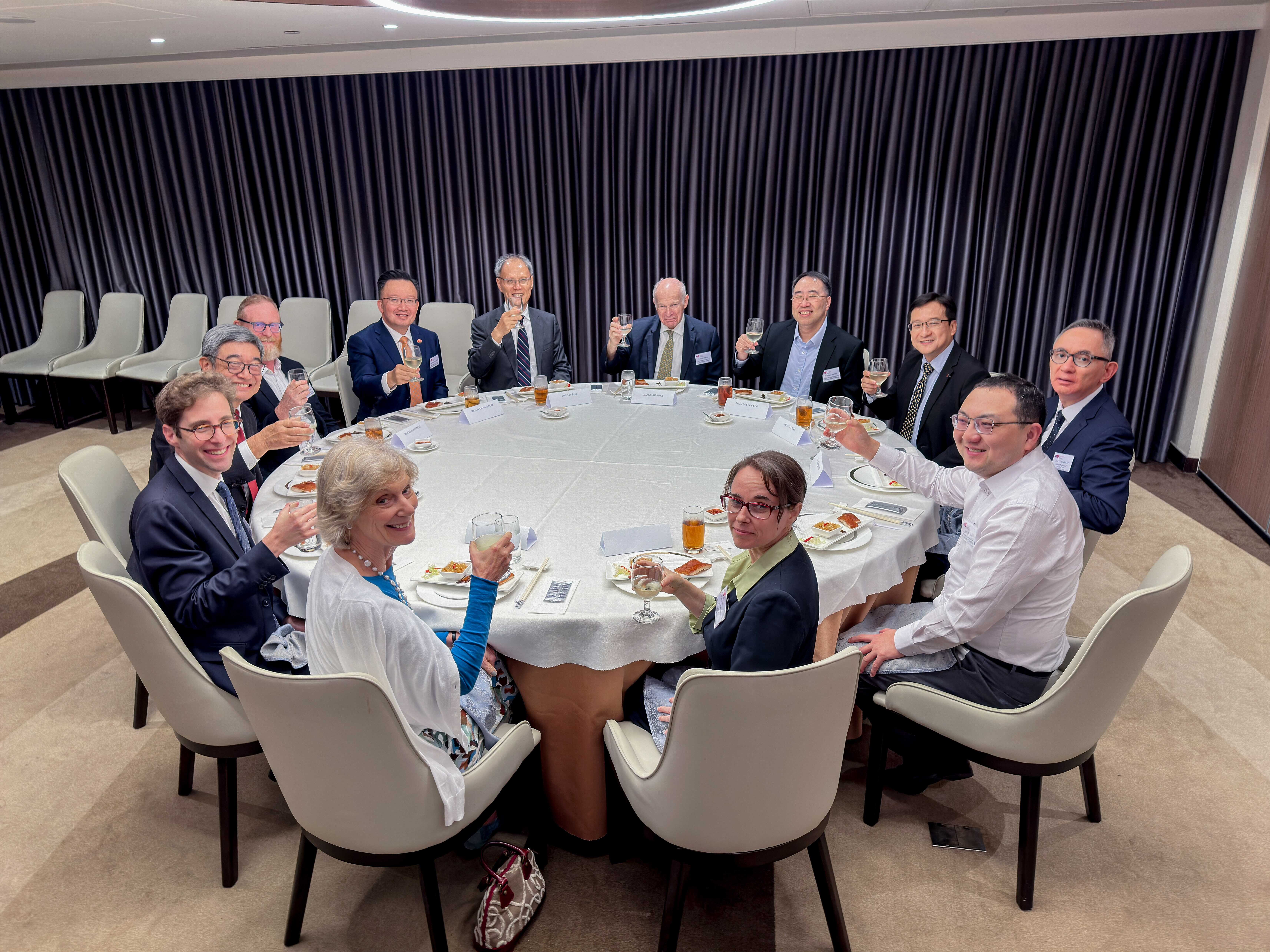 Lord Neuberger joined the dinner with Prof. Chun-Sing LEE