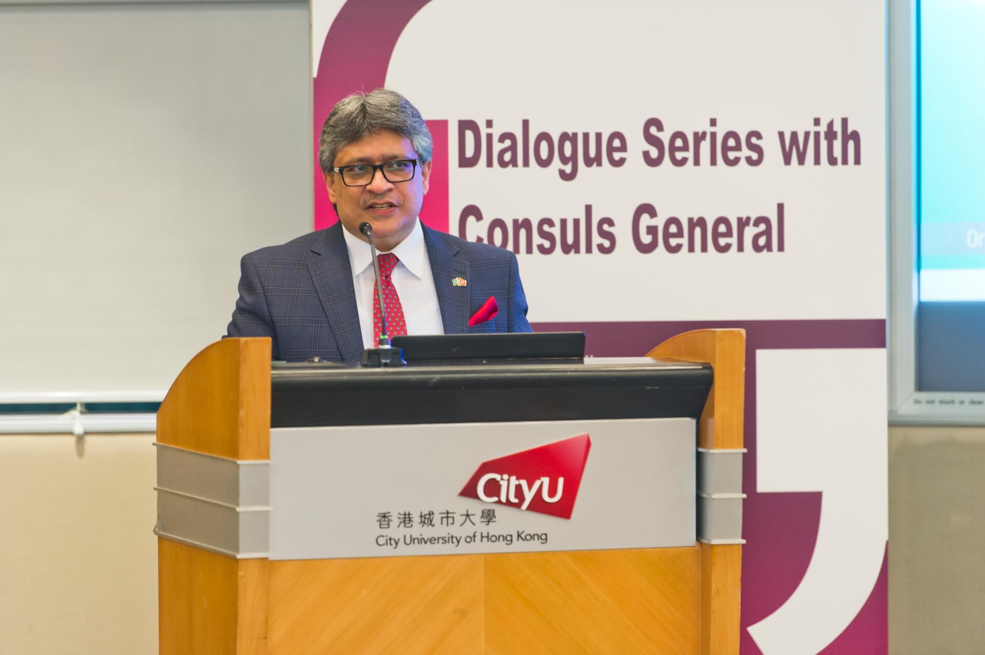 Consul-General Mr. Bilal Ahmad BUTT was delighted to share with the audience numerous opportunities for future studies and career development that Pakistan can offer.